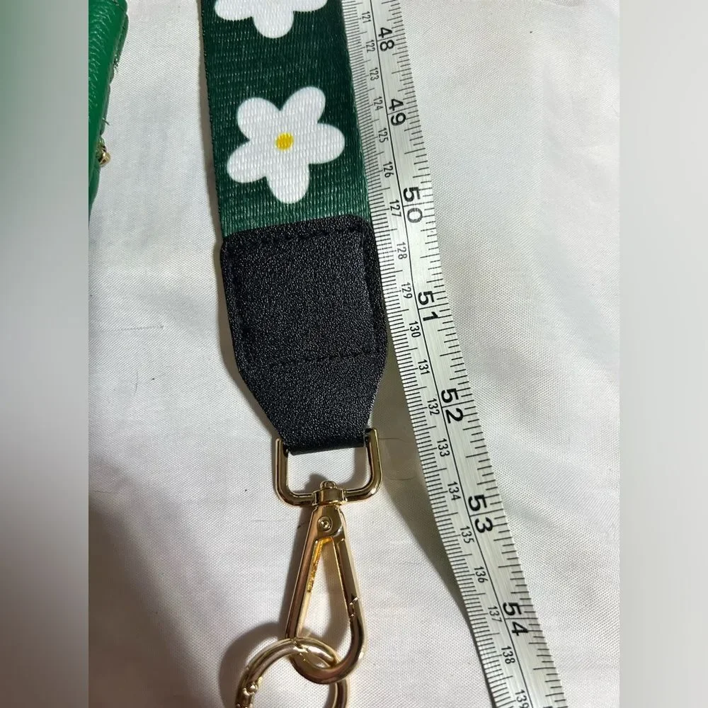 Phone Holder Coin Purse 🌼 NWOT Green Faux Leather Floral Strap Crossbody